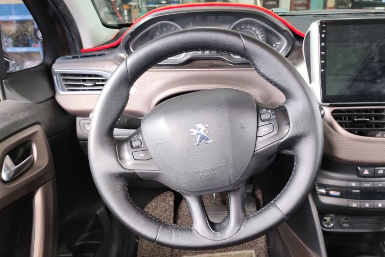 Used Peugeot 2008 2014 1.6L Automatic Fashion Edition Steering Wheel