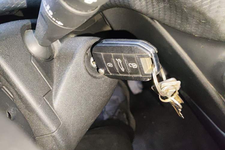 Used Peugeot 2008 2014 1.6L Manual Trend Edition Vehicle Key