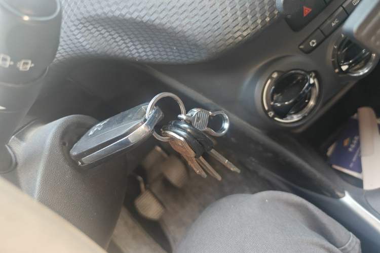 Used Peugeot 2008 2014 1.6L Manual Trend Edition Vehicle Key