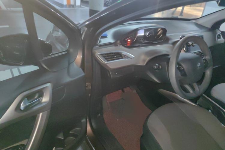 Used Peugeot 2008 2014 1.6L Automatic Fashion Edition Driver Seat