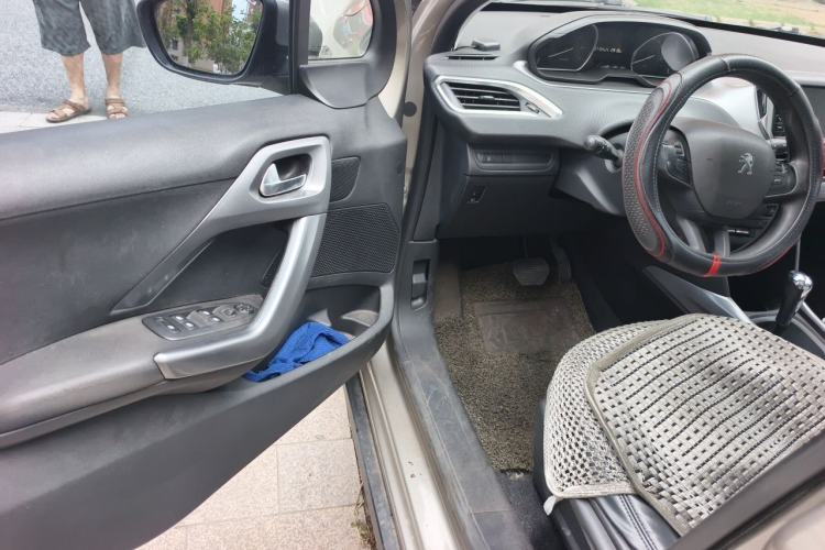 Used Peugeot 2008 2014 1.6L Automatic Fashion Edition Driver Seat