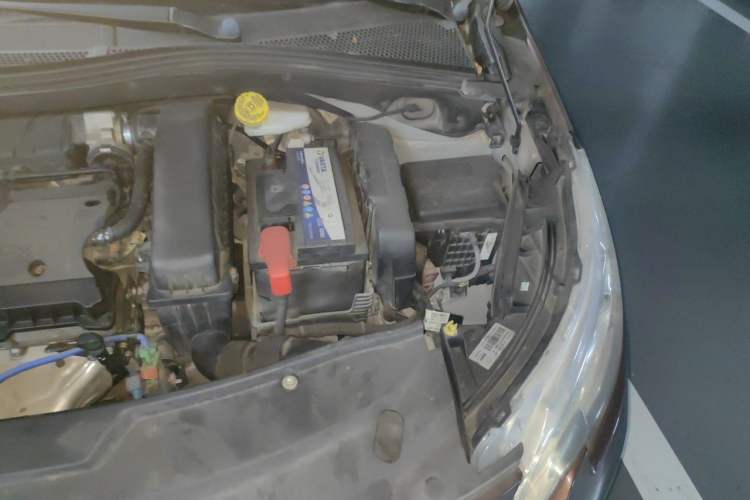 Used Peugeot 2008 2014 1.6L Automatic Fashion Edition Engine Bay Left