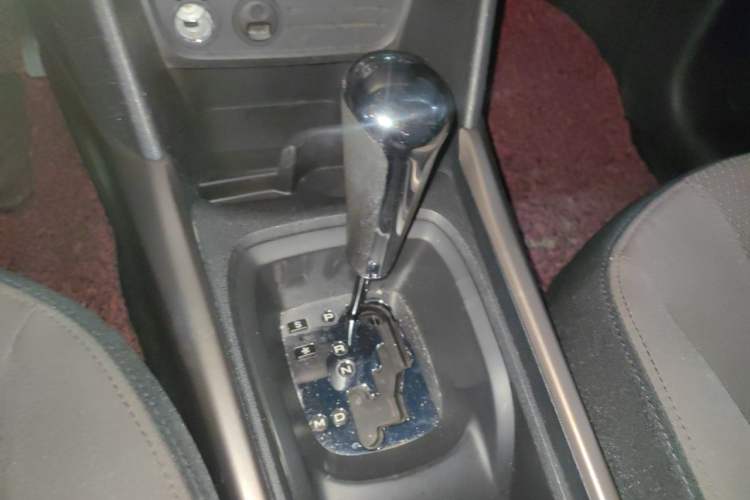 Used Peugeot 2008 2014 1.6L Automatic Fashion Edition Gear Lever