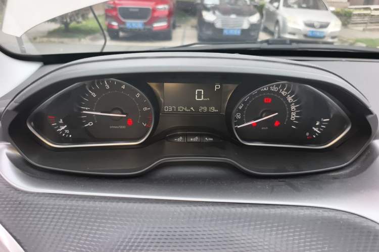 Used Peugeot 2008 2014 1.6L Automatic Fashion Edition Instrument Cluster