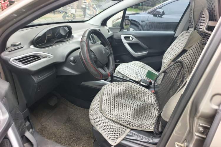 Used Peugeot 2008 2014 1.6L Automatic Fashion Edition Left Front Seat