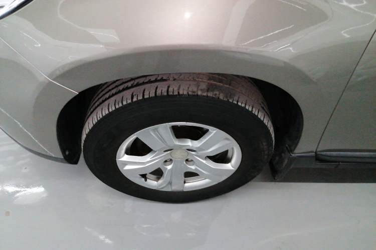Used Peugeot 2008 2014 1.6L Automatic Trend Edition Left Front Wheel Hub