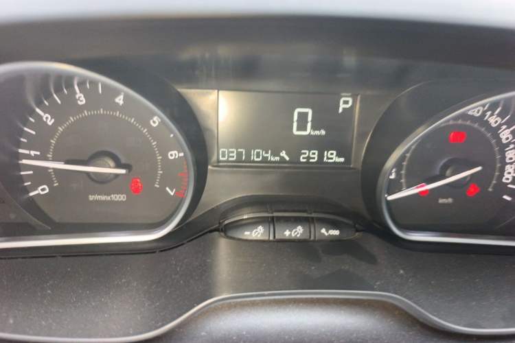 Used Peugeot 2008 2014 1.6L Automatic Fashion Edition Odometer Close Up