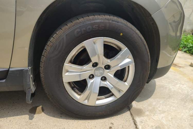 Used Peugeot 2008 2014 1.6L Automatic Trend Edition Right Front Wheel Hub
