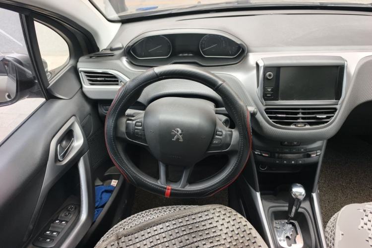 Used Peugeot 2008 2014 1.6L Automatic Fashion Edition Steering Wheel