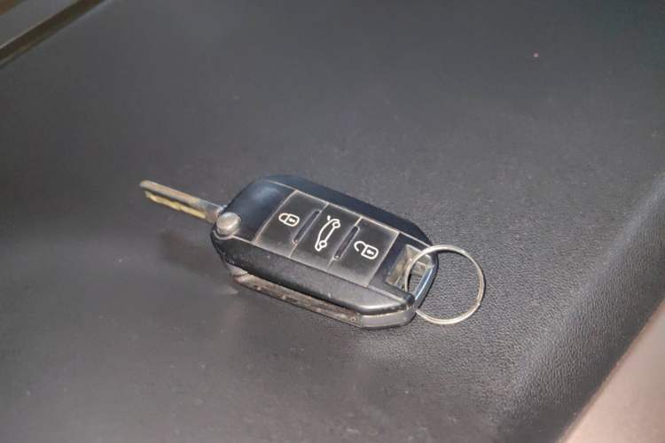 Used Peugeot 2008 2014 1.6L Automatic Fashion Edition Vehicle Key