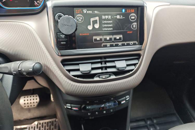 Used Peugeot 2008 2014 1.6L Automatic Navigation Edition Audio And AC Panel