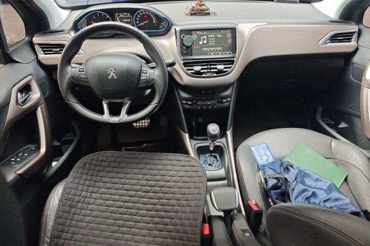 Used Peugeot 2008 2014 1.6L Automatic Navigation Edition Center Console