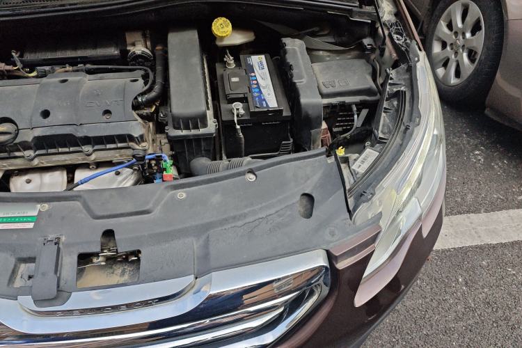 Used Peugeot 2008 2014 1.6L Automatic Navigation Edition Engine Bay Left