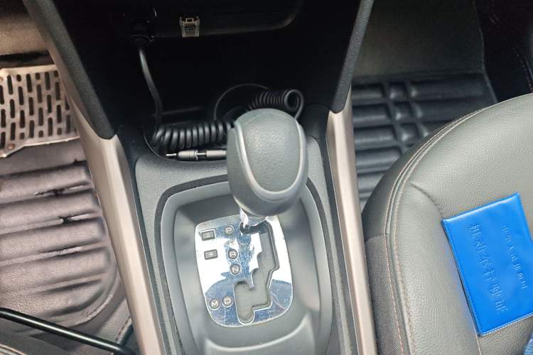 Used Peugeot 2008 2014 1.6L Automatic Navigation Edition Gear Lever