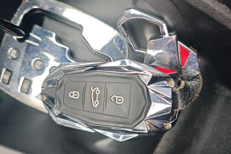Used Peugeot 2008 2014 1.6L Automatic Navigation Edition Vehicle Key