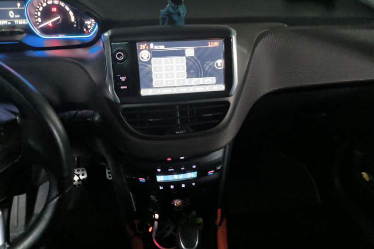 Used Peugeot 2008 2014 1.6L Automatic Navigation Edition Audio And AC Panel