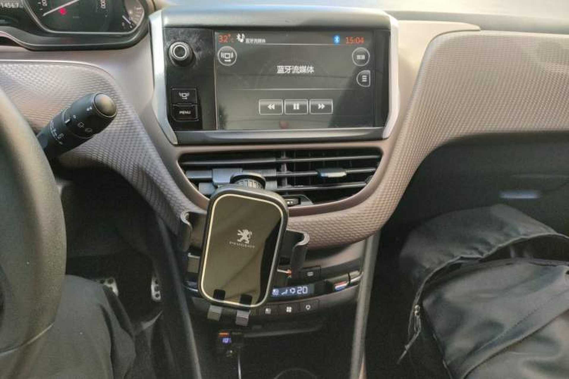 Used Peugeot 2008 2014 1.6L Automatic Navigation Edition Audio And AC Panel