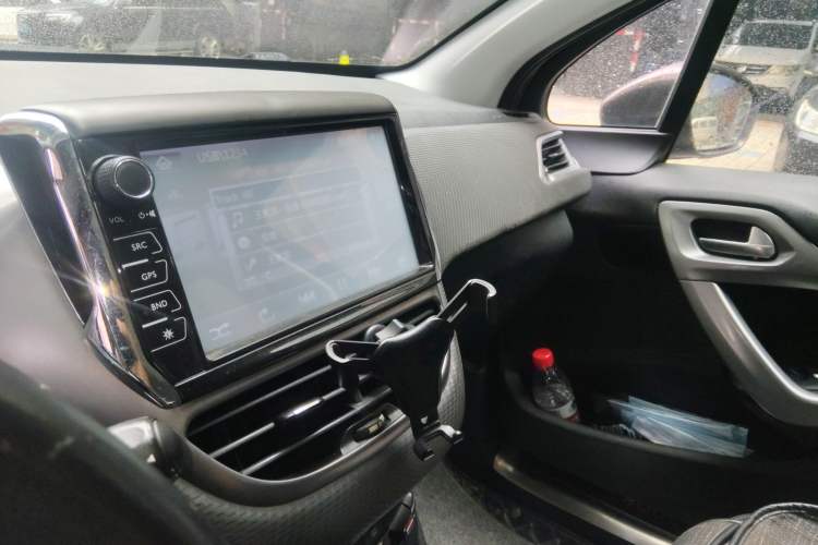 Used Peugeot 2008 2014 1.6L Automatic Navigation Edition Audio And AC Panel