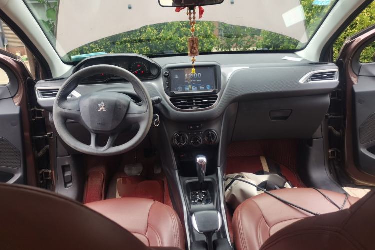 Used Peugeot 2008 2014 1.6L Automatic Trend Edition Center Console