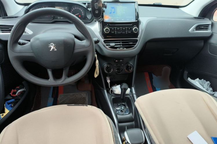 Used Peugeot 2008 2014 1.6L Automatic Trend Edition Center Console