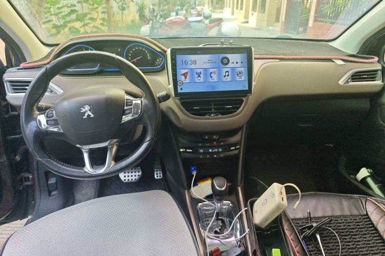 Used Peugeot 2008 2014 1.6L Automatic Navigation Edition Center Console