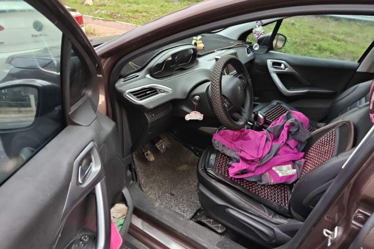 Used Peugeot 2008 2014 1.6L Manual Fashion Edition Driver Seat