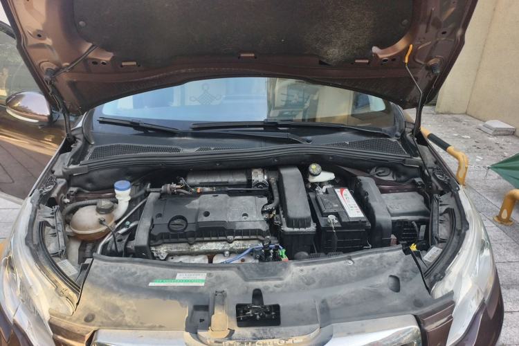 Used Peugeot 2008 2014 1.6L Manual Fashion Edition Engine Bay
