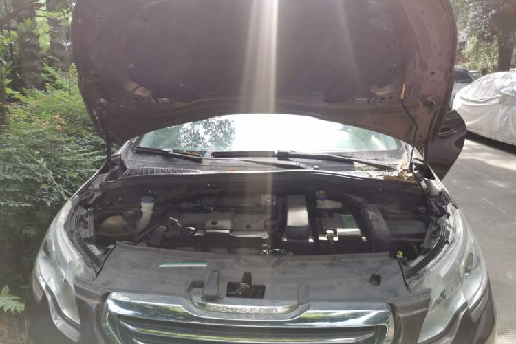 Used Peugeot 2008 2014 1.6L Manual Fashion Edition Engine Bay