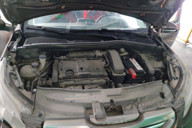 Used Peugeot 2008 2014 1.6L Manual Fashion Edition Engine Bay