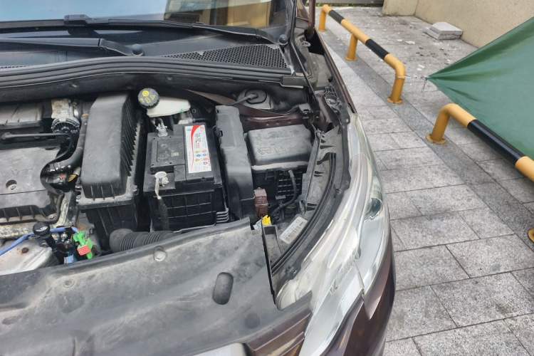 Used Peugeot 2008 2014 1.6L Manual Fashion Edition Engine Bay Left