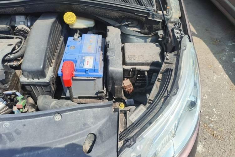 Used Peugeot 2008 2014 1.6L Automatic Fashion Edition Engine Bay Left