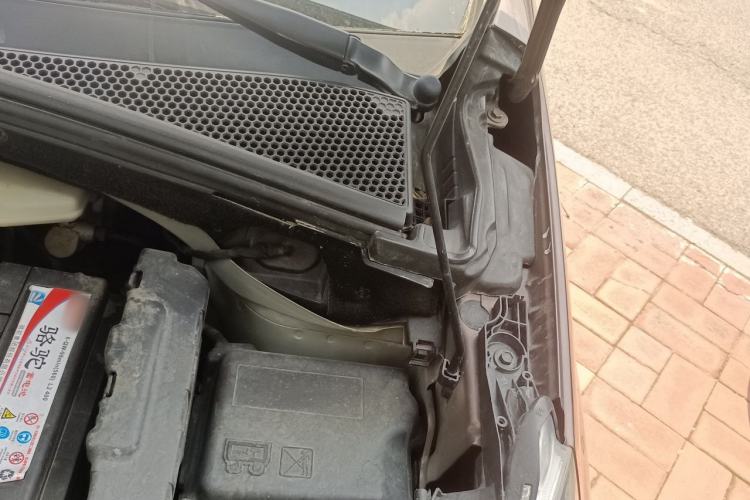 Used Peugeot 2008 2014 1.6L Automatic Navigation Edition Engine Bay Left