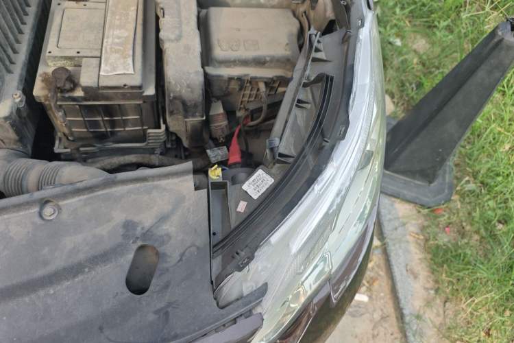 Used Peugeot 2008 2014 1.6L Automatic Navigation Edition Engine Bay Left