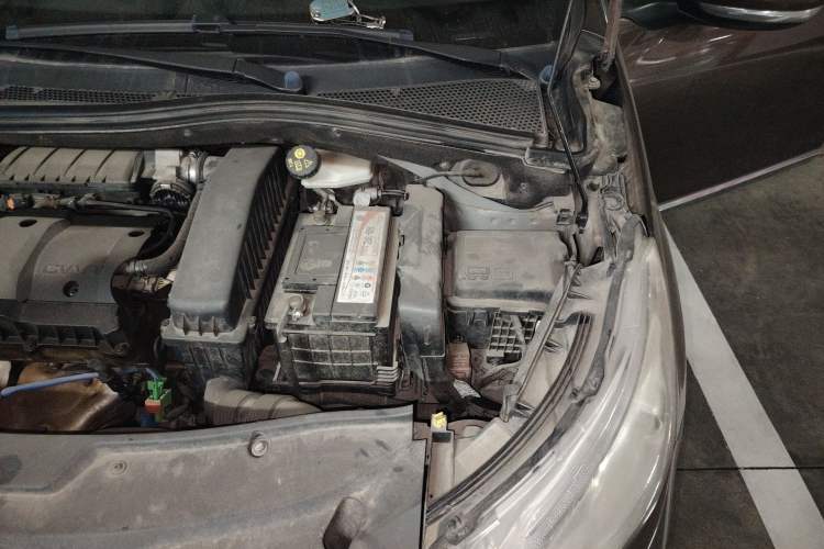Used Peugeot 2008 2014 1.6L Automatic Fashion Edition Engine Bay Left