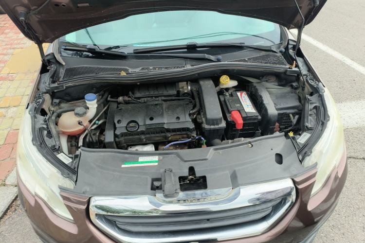 Used Peugeot 2008 2014 1.6L Automatic Trend Edition Engine Bay