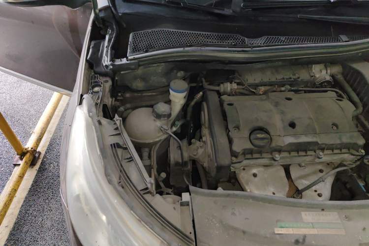 Used Peugeot 2008 2014 1.6L Manual Fashion Edition Engine Bay Right