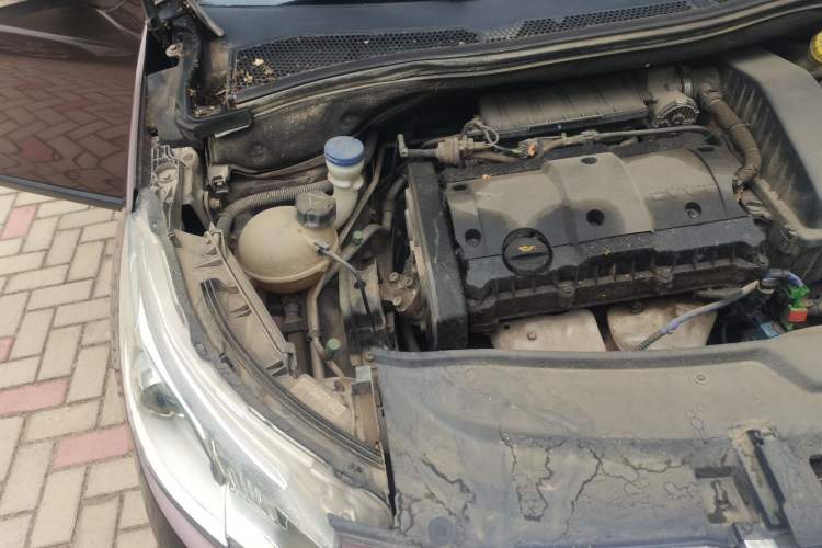Used Peugeot 2008 2014 1.6L Automatic Trend Edition Engine Bay Right