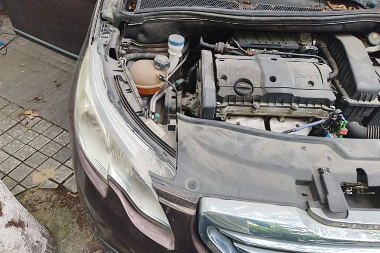 Used Peugeot 2008 2014 1.6L Manual Fashion Edition Engine Bay Right