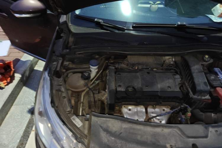 Used Peugeot 2008 2014 1.6L Manual Fashion Edition Engine Bay Right