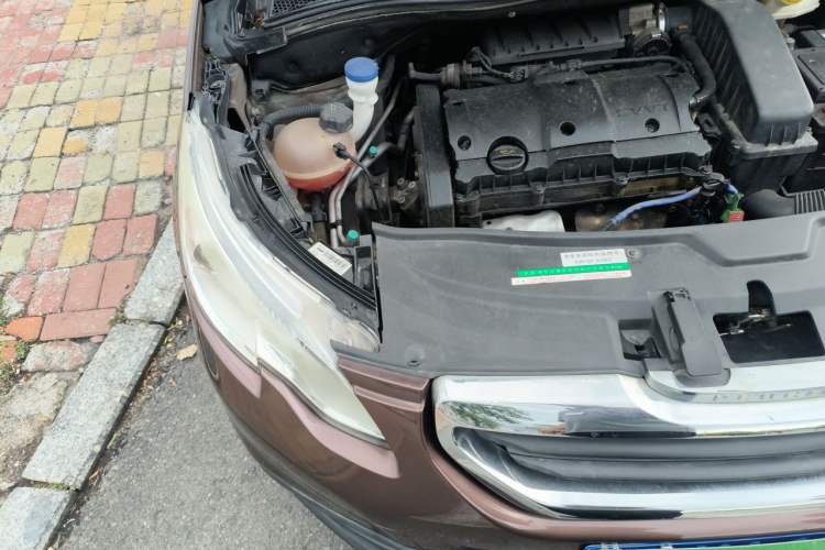 Used Peugeot 2008 2014 1.6L Automatic Trend Edition Engine Bay Right