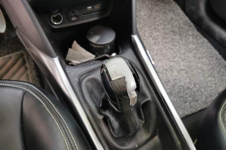Used Peugeot 2008 2014 1.6L Manual Fashion Edition Gear Lever