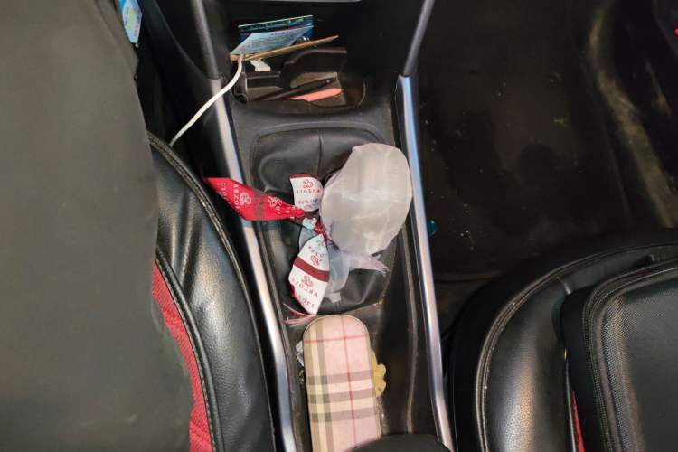 Used Peugeot 2008 2014 1.6L Manual Fashion Edition Gear Lever