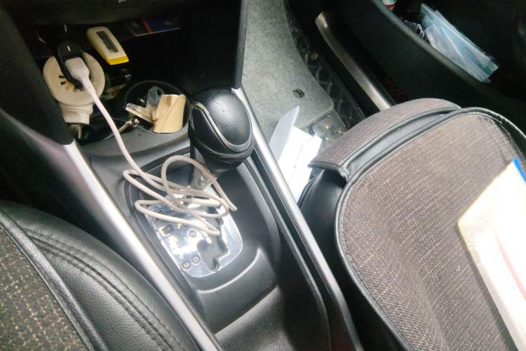 Used Peugeot 2008 2014 1.6L Automatic Navigation Edition Gear Lever
