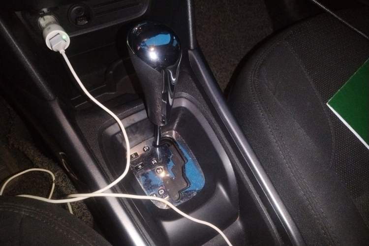 Used Peugeot 2008 2014 1.6L Automatic Trend Edition Gear Lever