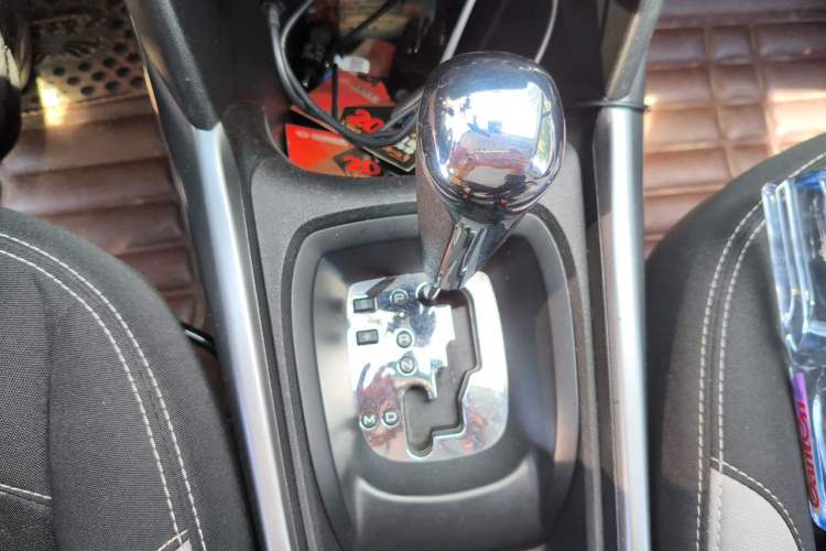 Used Peugeot 2008 2014 1.6L Automatic Trend Edition Gear Lever