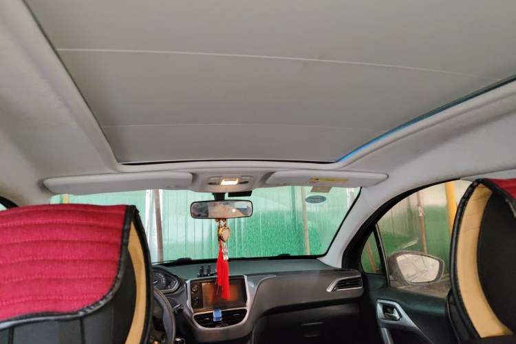 Used Peugeot 2008 2014 1.6L Manual Fashion Edition Headliner