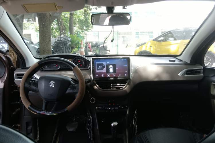 Used Peugeot 2008 2014 1.6L Automatic Fashion Edition Headliner
