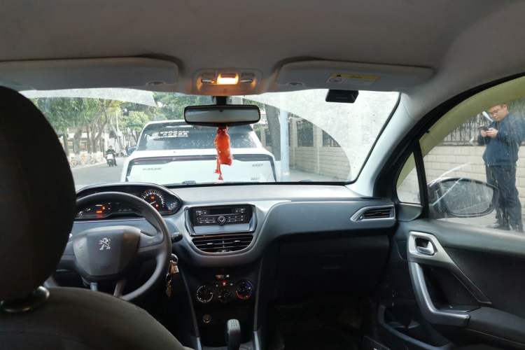 Used Peugeot 2008 2014 1.6L Manual Trend Edition Headliner