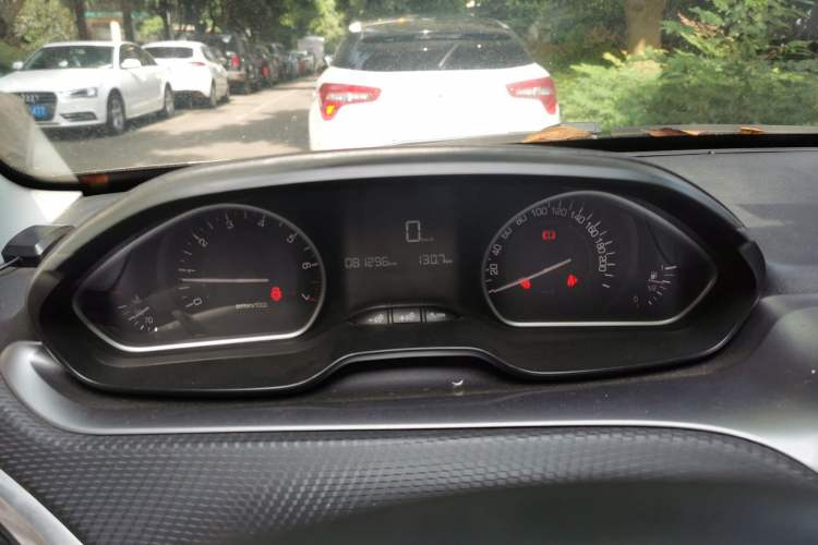 Used Peugeot 2008 2014 1.6L Manual Fashion Edition Instrument Cluster