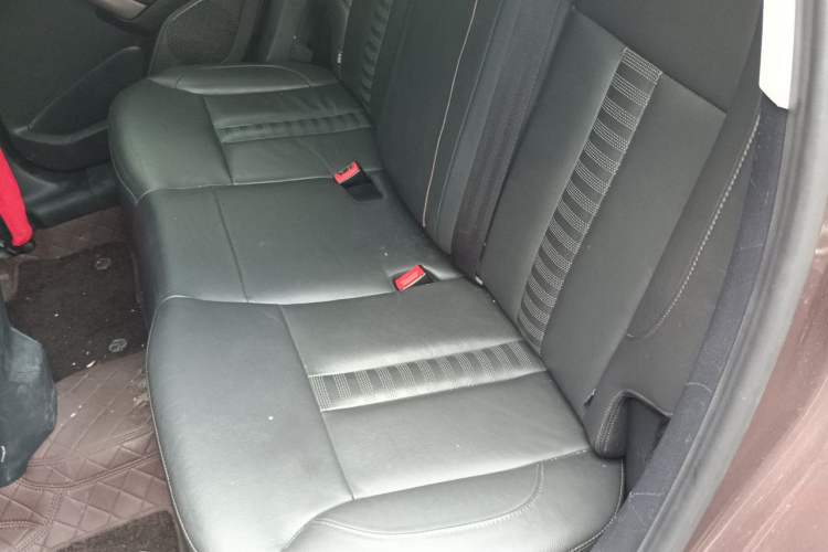 Used Peugeot 2008 2014 1.6L Automatic Navigation Edition Left Rear Seat